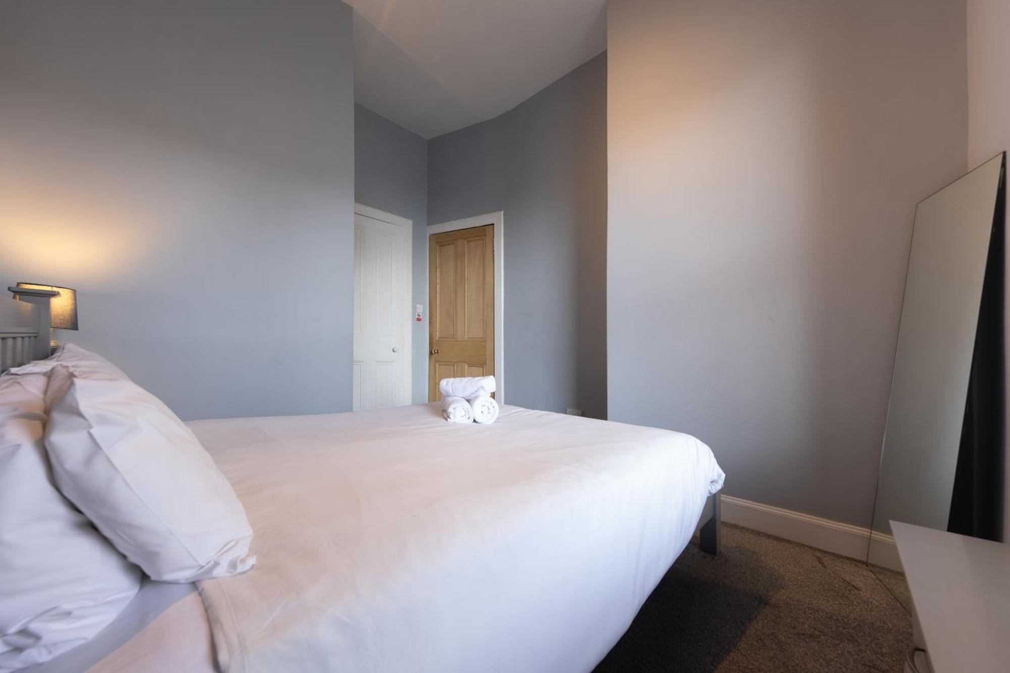 Bright 1 Bedroom Apartment Near City Centre 爱丁堡 外观 照片
